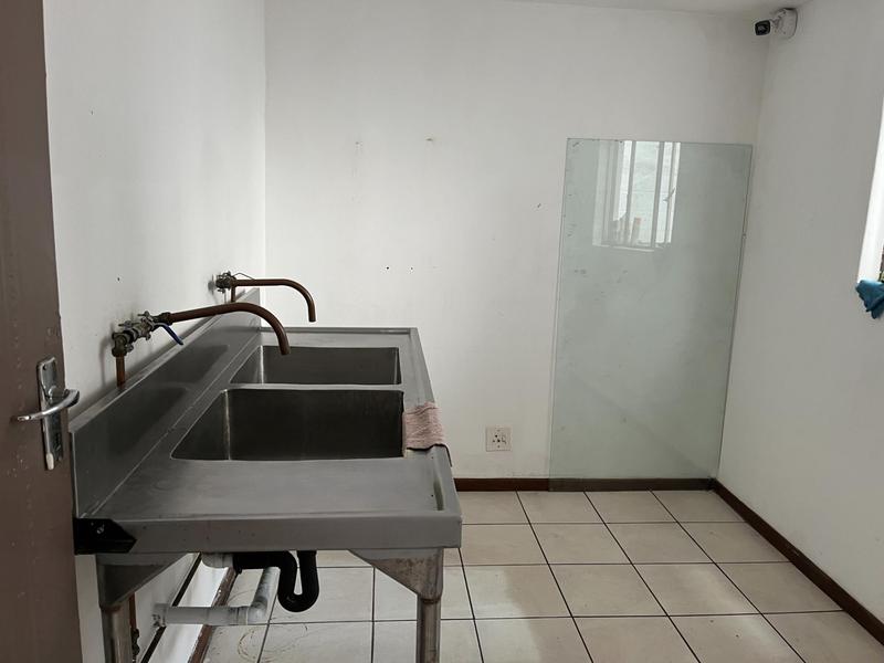 To Let Commercial Property for Rent in Killarney Gardens Western Cape